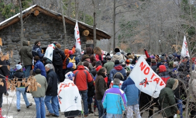 Descrizione: https://assets.contropiano.org/img/2020/08/baita-prigioniera.jpg